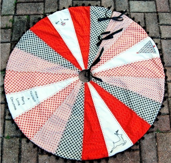 "Vintage Embroidered Tree Skirt" Free Pattern designed by Meredith from Olivia Jane Handcrafted